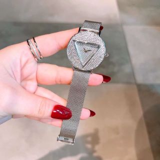 Đồng hồ thời trang mẫu mới về ạ
