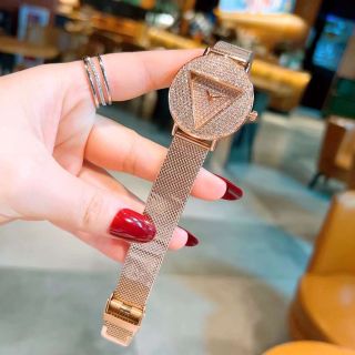 Đồng hồ thời trang mẫu mới về ạ