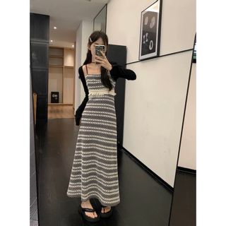 SÉT ĐẦM 2 DÂY HOẠ TIẾT KÈM KHOÁC GÂN