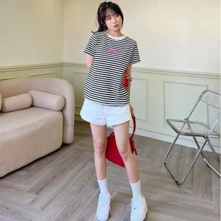 SET PULL SỌC CỔ TRÒN + CHÂN VÁY TRẮNG