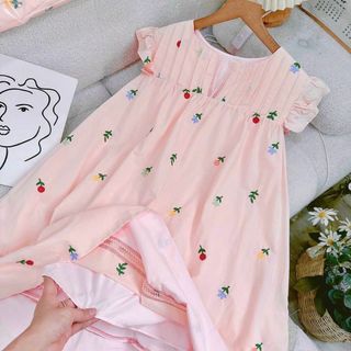 Đầm baby doll xô thêu xếp li ngực viền ren về 2 màu