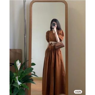 Set croptop nâu cổ v tay phồng chân váy midi xoè