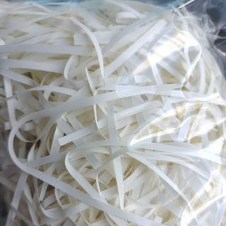 giấy rơm sợi màu trắng kem (be)