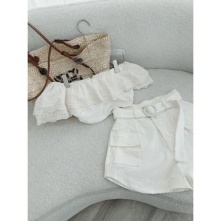 SET ÁO TRẮNG REN XÔ LỖ TRỄ VAI + SHORT