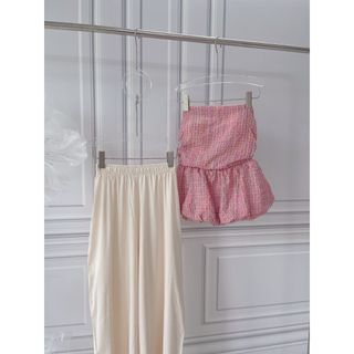 SET ÁO ỐNG CÚP NGỰC CARO HỒNG + QUẦN  SUÔNG KEM
