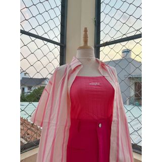 ( SHOP THIẾT KẾ CÓ SIZE VÀ VIDEO CHUẨN) Set 3 món hồng: khoác sơ mi kẻ kèm áo 2 dây + chân váy  tưa túi phối