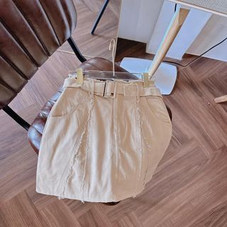 Set Áo Pull Trắng Tay Con + Chân Váy Kaki Tua Rua Kèm Belt - "hàng mới mỗi ngày"