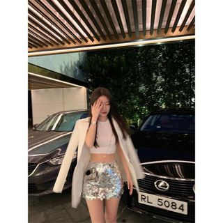 Set áo pull trắng tay con + chân váy kim sa bạc lắp lánh spotlight