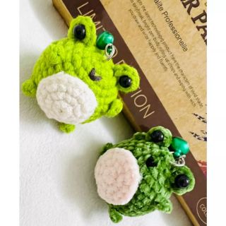 MÓC KHÓA BẰNG LEN ~ ẾCH XANH