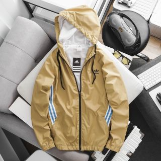 Khoác dù 2 lớp. Với lớp lưới bên trong thoáng mát, lớp dù bên ngoài chống trượt nước