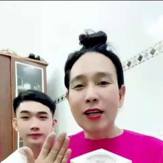Kem dưỡng trắng da Hà Kiều Anh