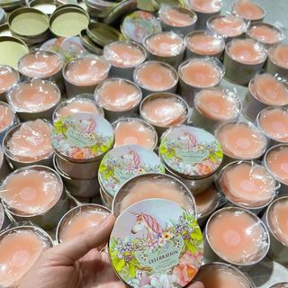 Dán ti ngựa may mắn