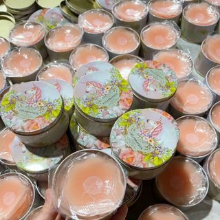 Dán ti ngựa may mắn