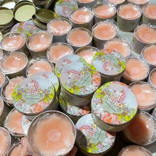 Dán ti ngựa may mắn