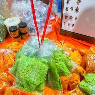 Bánh tráng phô mai xanh vàng