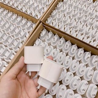 Củ sạc 20w chân Hàn hàng hộp loại đẹp