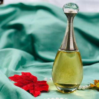 NƯỚC HOA NỮ DI O 'VÀNG'