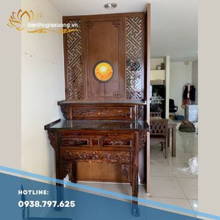 Có nên làm vách ngăn bàn thờ với phòng khách bằng gỗ?