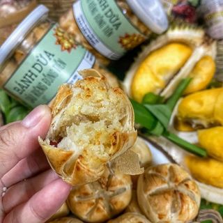 BÁNH DỪA SẦU RIÊNG ĐỒNG TIỀN THƠM NỨC MŨI 300G - WINNIE HOUSE