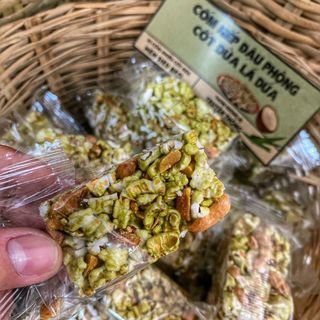 CỐM NẾP ĐẬU PHỘNG LÁ DỨA CỐT DỪA TUỔI THƠ 1KG - WINNIE HOUSE