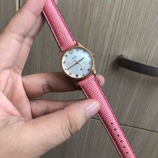 ĐỒNG HỒ NỮ GU CCI DA CAO CẤP