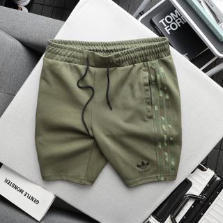 Quần short thun nam, quần đùi nam cao cấp, chất liệu thun cotton 4 chiều xịn mịn mát...3 sọc chạy bên sườn sắc nét. Logo Thêu nổi sắc nét - size từ 55kg - 85kg