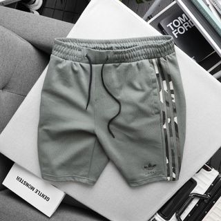 Quần short thun nam, quần đùi nam cao cấp, chất liệu thun cotton 4 chiều xịn mịn mát...3 sọc chạy bên sườn sắc nét. Logo Thêu nổi sắc nét - size từ 55kg - 85kg