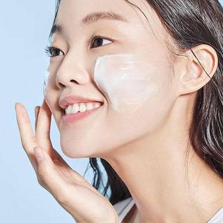 Sữa rửa mặt Cám Gạo Loshi Moist Aid Whip Face Foam K- Rice Bran