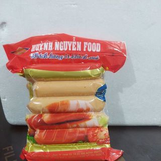 Xúc xích Huỳnh Nguyễn
