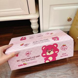 hộp 10 bịch khăn giấy ướt gấu dâu cute