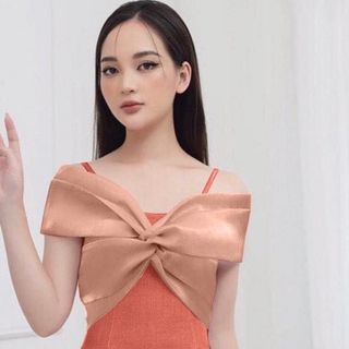 Đầm xoè trễ vai phối màu sang trọng