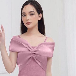 Đầm xoè trễ vai phối màu sang trọng