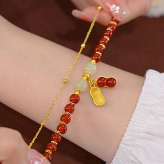 Vòng tay củ lạc may mắn hot trend