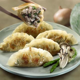 Bánh Xếp Mandu Bibigo CJ gói 1.5kg tiết kiệm vị Thịt và Bắp