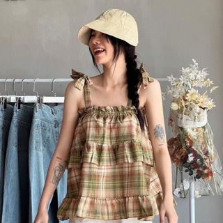 Áo babydoll hai dây kẻ caro đỏ, áo 2 dây chun ngực thắt nơ vai viền bèo tầng tiểu thư. giá sỉ - giá bán buôn