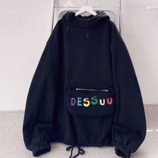 Áo hoodie in Dessuu có túi bao tử phối dây rút form rộng unisex nam nữ. giá sỉ - giá bán buôn