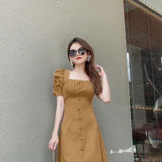 Đầm xoè xếp ly cổ vuông nút bọc hàng thiết kế sang trọng