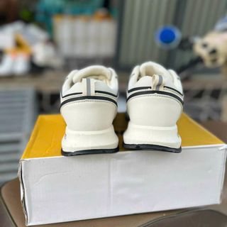 Giày thể thao cột dây nữ