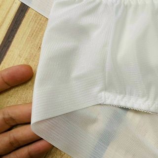 Quần không lằn mông pp trắng