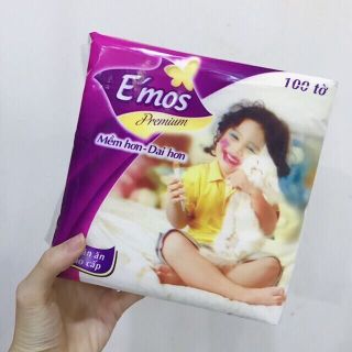 Khăn giấy Emos 30 gói / thùng (4.5KG)