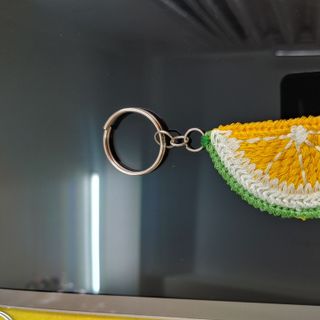 Móc khóa len dệt kim