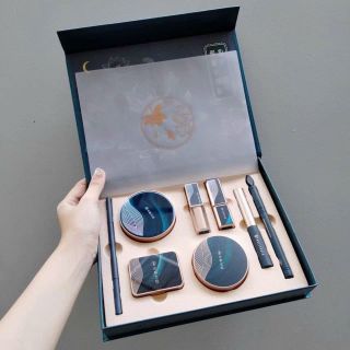 Bộ trang điểm 8 móm