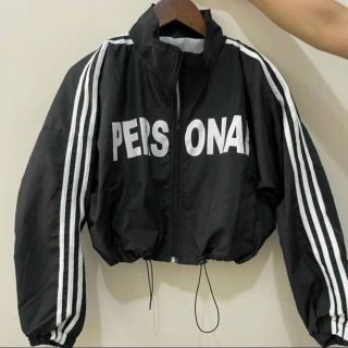 Áo khoác dù lửng nữ croptop phối sọc in chữ PERSONAL unisex. giá sỉ - giá bán buôn