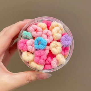 HỘP 100 GIÂY BUỘC TÓC, TẠO MẪU TÓC CHO BÉ