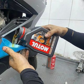 Nhớt Motul H-Tech nhớt cao cấp dành cho các dòng xe số, xe côn tay, xe phân khối lớn