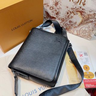Túi xách quảng châu Messenger SP Fullbox - 09B2925 (Chuyên sỉ túi xách sll, balo, ví, thắt lưng, túi Laptop)