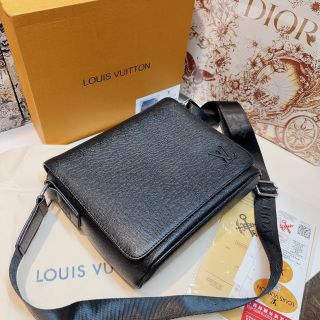 Túi xách quảng châu Messenger SP Fullbox - 09B2925 (Chuyên sỉ túi xách sll, balo, ví, thắt lưng, túi Laptop)