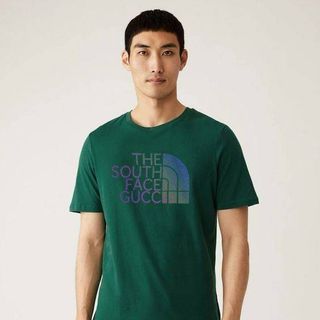 Áo thun cotton 4c nam, áo thun nam cao cấp, chất liệu cotton 4 chiều mịn mát, chạm vào mát tay. Bo rip đồng màu trên từng màu áo, phản quang nổi bật - size từ 55kg - 85kg
