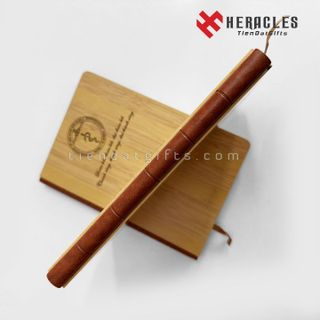 Bộ quà tặng Giftset Sổ Tre + Bút tre, bút gỗ. In khắc tên, chữ logo theo yêu cầu.