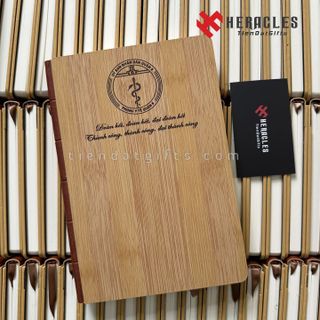 Bộ quà tặng Giftset Sổ Tre + Bút tre, bút gỗ. In khắc tên, chữ logo theo yêu cầu.